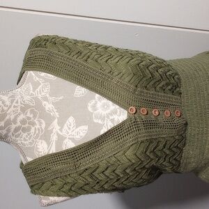 Green Sleeveless Dress with Button Detail